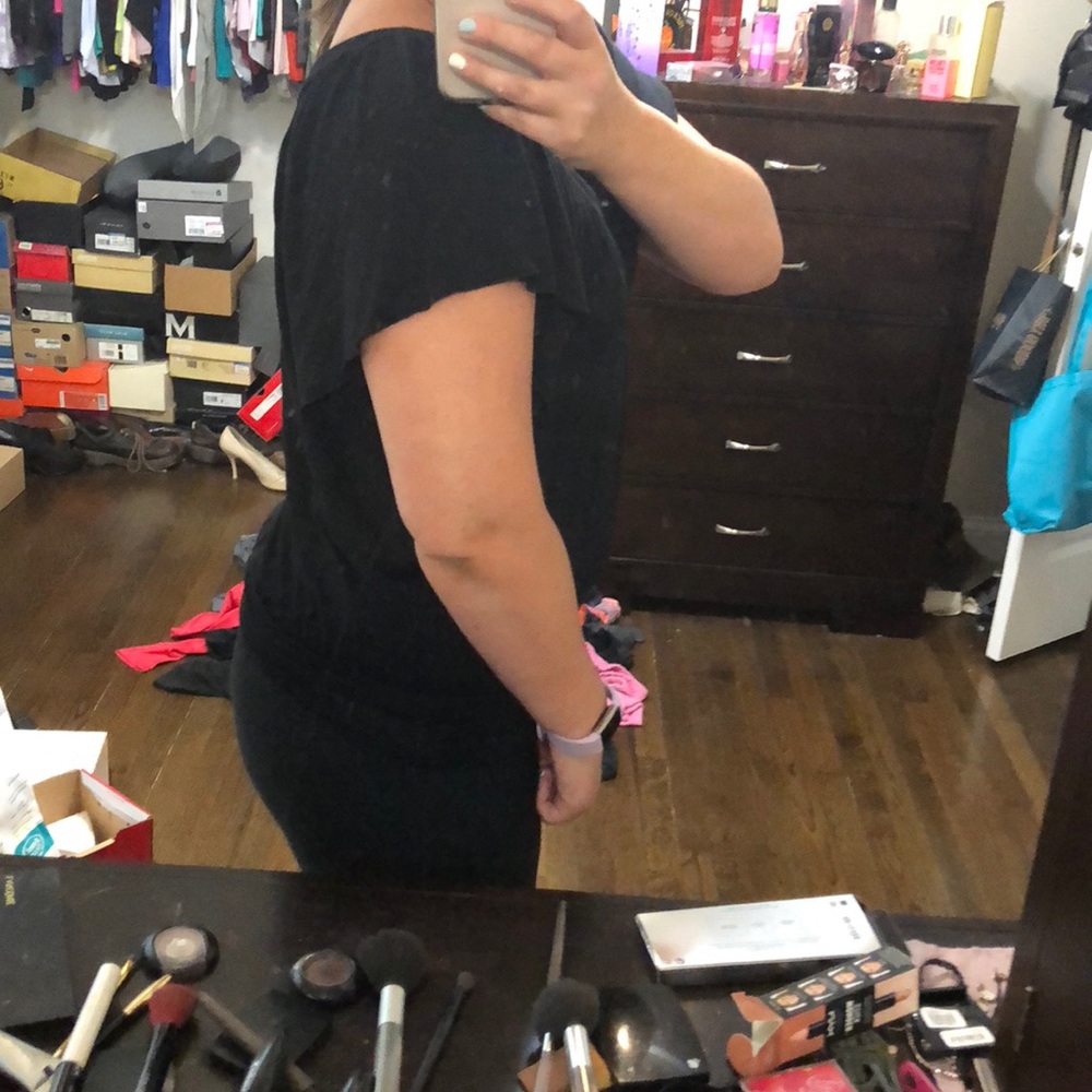 ๐๐๐3 for $20๐๐๐ Black express top - Picture 4 of 5